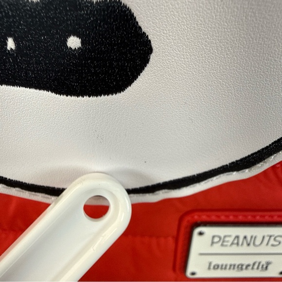 Loungefly Peanuts Snoopy Puffer Winter Mini Backpack Winter Holiday Bag NWT - Picture 16 of 16